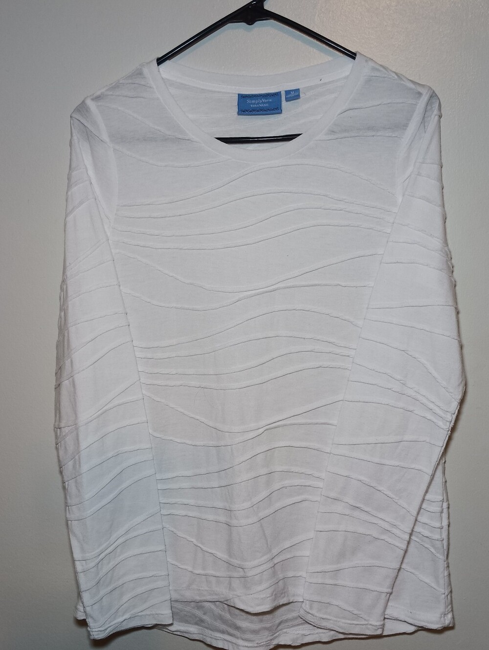 Vera Wang White Long-Sleeve Wave Texture Crew Neck Top